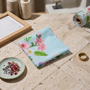 [K-ESSENTIALS] Pañuelo de Bolsillo Premium de Algodón Asa 60s con Estampado Floral Rosa, Ultraligero y Transpirable - Product Image 2