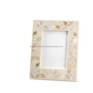 Cadre photo classique en incrustation de nacre pour style intérieur intemporel décor à la maison et décor de table meilleur vente en gros - Product Image 1