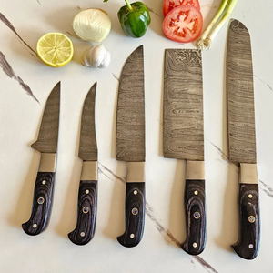 Ensemble de couteaux de chef professionnels LEGACY BLADES en acier Damas, 5 pièces, manche en bois, faits à la main, ultra-affûtés, ambidextres, couteaux durables - Product Image 1