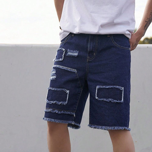 Pantalones Cortos Bermuda de Mezclilla Tejida de Lavado Claro 220g para Hombre, con Estampado por Transferencia Térmica, Diseño Rasgado con Letras, Cintura Media, Cierre de Botones, Estilo Urbano - Product Image 6