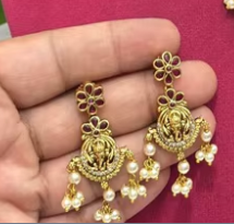 Conjunto de collar de templo chapado en oro con acabado mate antiguo de diseñador de alta calidad con pendientes colección de ropa de boda india o mujer - Product Image 2