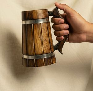 Verre à shot classique en bois foncé avec cœur en acier inoxydable, écologique et compatible lave-vaisselle, style américain - Product Image 3