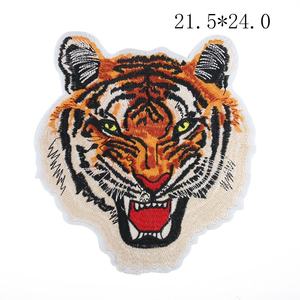 Patchs brodés personnalisés de haute qualité, appliques 3D ours en peluche à thermocoller ou à coudre pour vêtements, chapeaux, sacs, streetwear et mode - Product Image 4