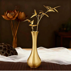 Jarrones gemelos ornamentados de latón con trabajo de esmalte colorido. Decoraciones reales en pareja disponibles a precio de fábrica al por mayor. - Product Image 3