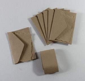 Coffrets Cadeaux Promotionnels – Papier Recyclé Fait Main 250 g/m² à Bords Frangés, Enveloppes Assorties, Fibre de Coton – Camelon Exports Rajasthan - Product Image 4