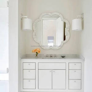 Cadre de miroir mural en incrustation d'os élégant avec un design unique pour les intérieurs tendance - Product Image 2