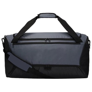 Sac de sport unisexe de luxe 2025 en toile de nylon et polyester à carreaux avec fermeture éclair pour activités de plein air et fitness, en PVC, personnalisable avec logo, fabriqué au Pakistan - Product Image 1