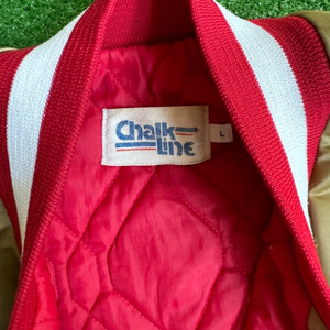 เสื้อแจ็คเก็ตบอมเบอร์ผ้าซาติน Chalk Line Unisex Cleveland พร้อมซิป ปักโลโก้ด้านหน้า ปกคอพับ ทรงปกติ ใส่ได้ทุกวันในฤดูหนาว - Product Image 4