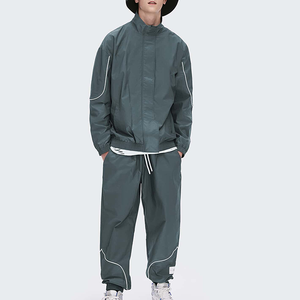 Ensemble de survêtement décontracté pour homme, couleur unie, manches longues, col montant, pantalon à cordon de serrage, respirant, coupe ample, en polyester - Product Image 1