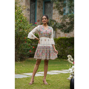 Vestido largo con estampado floral de Fabzone - Product Image 1