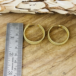 Nouvelle Arrivée Boucles d'Oreilles Créoles en Laiton Doré Torsadé pour Femme, Plaqué Or 18 carats, Bijoux Ethniques Chic en Métal Torsadé, Vente en Gros/OEM - Product Image 6