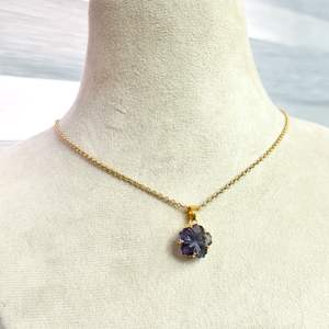 Colgante de flor de fluorita natural multicolor tallada, collar de piedra preciosa hecho a mano, joyería de flor de fluorita natural multicolor al por mayor - Product Image 4