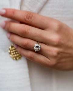 Bague de fiançailles solitaire en moissanite taille ancienne européenne ronde, en or 14 carats, bijoux fins pour femme - Product Image 3