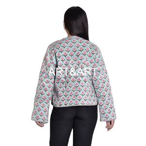 Chaqueta Bomber Acolchada Unisex de Algodón 100% con Bordado Suzani Vintage, Informal, Corta, de Invierno, para Mujer - Product Image 4