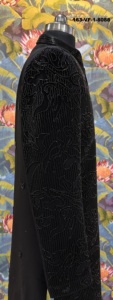 Costume de marié Sherwani Imperial Couture en ivoire, style Royal Arch, avec bordure Heritage Palace et broderie de perles intégrale - Product Image 2