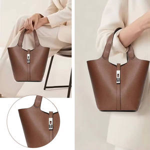 Sac fourre-tout en cuir grainé marron, sac à bandoulière texturé, sac à main tendance pour les trajets quotidiens - Product Image 2