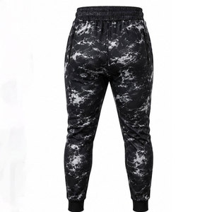 Pantalones de compresión de alto rendimiento que brindan soporte muscular premium, transpirabilidad y flexibilidad para atletas. - Product Image 2