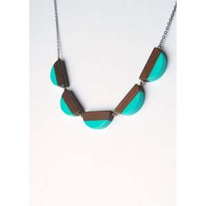 Collar de Cruz de Madera con Cristales para Mujer, Accesorios de Moda Sostenible - Product Image 5