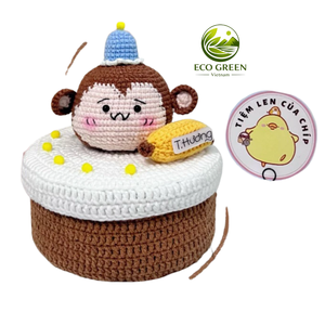 Caja de pastel tejida con tapa, textura suave de ganchillo, diseñada para guardar juguetes infantiles y presentación creativa de regalos. - Product Image 1