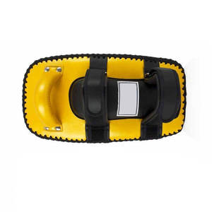 แผ่นรองเตะ Fairtex น้ำหนักเบา สำหรับฝึกศิลปะการต่อสู้ ชกมวย และมวยไทย แผ่นป้องกันเตะที่ทนทานสำหรับคิกบ็อกซิ่ง - Product Image 4