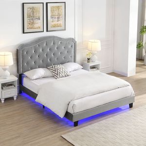 Letto in Velluto Grigio Chiaro con LED, Design Curvo Trapuntato a Bottoni, Facile Montaggio, Robusto Supporto a Doghe in Legno, Letti Imbottiti - Product Image 1