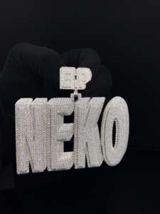 Colgante de Diamantes de Aleación Chapado en Oro con Diseño de Hielo Hip Hop Personalizado para Hombre - Product Image 6