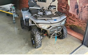 Quad utilitaire intelligent 493cc EFI 4x4 avec transmission CVT, transmission par arbre et moteur refroidi par liquide - Product Image 3