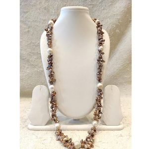 Ensemble de colliers classiques en laiton de qualité supérieure avec perles naturelles de nacre, tendance, pour femmes, collection pour occasions spéciales - Product Image 1