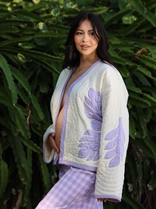 Premium <b>White</b> Color Quilted Kimono Hawaii Jacket Comfortable Botanical Leaf Pattern V Neck Loose Fit Dropped Shoulder For Ladies - Product Image 3