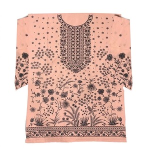 Chemise et dupatta en soie brute non cousue, imprimée et brodée à motifs floraux - Style anglais, coupe ample, taille naturelle - Product Image 6