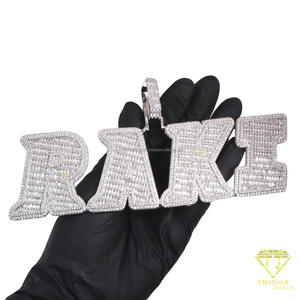 Collar con Colgante de Letra RAKI con Diamante Moissanite, Diseño de Letra Grande en Bloque, Apariencia de Piedra Brillante - Product Image 4