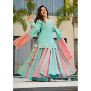 Ensemble de fête de créateur WW, taille XL, haut rose, lehenga et dupatta, élégant et stylé, 800g - Product Image 1