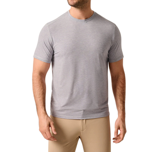 T-shirt décontracté pour homme, coupe classique, bleu clair, col rond, manches courtes, logo personnalisé, 100% polyester, t-shirt de performance - Product Image 3