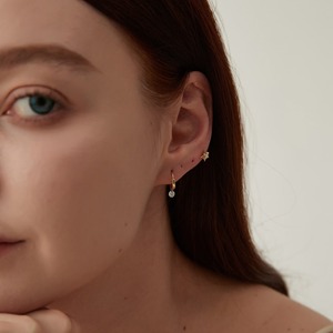 ต่างหูห่วงทอง 14K ประดับเพชรทรงกลมเพาะเลี้ยง ดีไซน์เรียบหรู น้ำหนักเบา 0.40 กะรัต เหมาะสำหรับเป็นของขวัญวันครบรอบหรืองานปาร์ตี้สำหรับผู้หญิง - Product Image 4