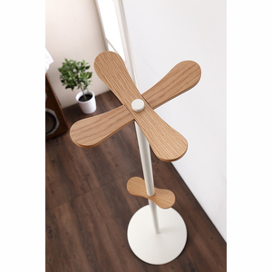 Porte-manteaux en bois de caoutchouc de style moderne pour l'appartement ou l'hôtel - Product Image 2