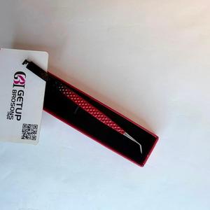 Pince à épiler en acier inoxydable anti-magnétique, prise en main parfaite, rouge et noir, double couleur, pointe de précision découpée, lisse, 10 mm, en boîte - Product Image 2