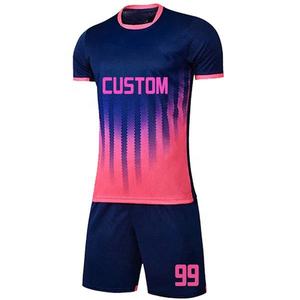 Conjunto de Camiseta de Fútbol Sublimada Personalizada 100% Poliéster, Blanca y Verde, Cuello en V, Manga Corta, Unisex para Adultos, Transpirable, de Secado Rápido, con Nombre del Equipo - Product Image 4