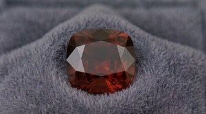 Grenat rouge fantastique de 9 mm, taille coussin facettée, pierre précieuse en vrac, offre en gros de pierres de grenat rouge à prix de gros - Product Image 4