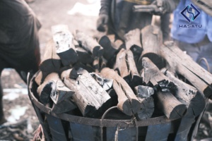 Charbon de mangrove à faible émission de fumée et à haute valeur calorifique – Combustible naturel en bois dur pour les barbecues de restaurant - Product Image 3