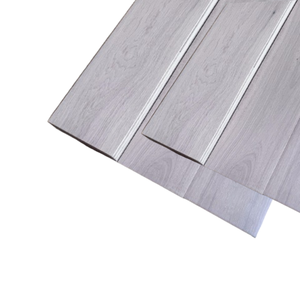 Suelo de ingeniería de tres capas de roble europeo gris claro respetuoso con el medio ambiente para sala de estar dormitorio cocina personalizado - Product Image 3