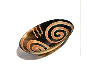 Bol de service en corne de luxe, écologique, design moderne et minimaliste, tons bruns, poli, léger (0,4 kg), pour fêtes et décoration - Product Image 2