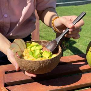 Bol en Coque de Noix de Coco Durable 13-14cm avec Cuillère en Bois – 100% Naturel, Zéro Déchet, Sans Plastique – Vaisselle / Prix Usine en Gros - Product Image 3