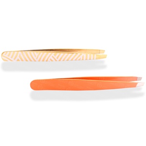 Fabriqué en acier inoxydable de qualité supérieure, le bord incliné de la pince à sourcils garantit que même les poils courts sont tirés proprement de la racine - Product Image 3