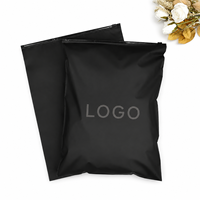 Sacs à fermeture éclair en PE mat personnalisés pour vêtements, emballage écologique réutilisable et imperméable avec logo imprimé pour le commerce électronique