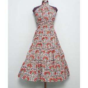 เดรสผ้าฝ้ายถักทรงเข้ารูปสำหรับผู้หญิง ระบายอากาศได้ดี เป็นมิตรต่อสิ่งแวดล้อม คอแบบผูก สายคล้องคอ ความยาวปานกลาง ลายดอกไม้ กระดุมด้านหลัง เปิดหลัง มีกระเป๋า ซักแห้งได้ เหมาะสำหรับใส่ไปชายหาด - Product Image 1