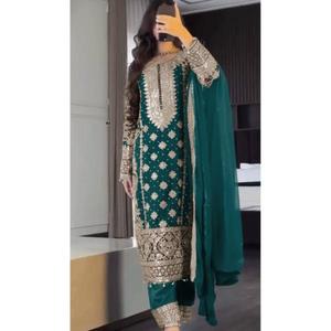 Presentamos la nueva colección en tela georgette sintética con bordados elaborados y lentejuelas, conjunto de top, pantalón y dupatta, completamente cosido y listo para usar. - Product Image 1