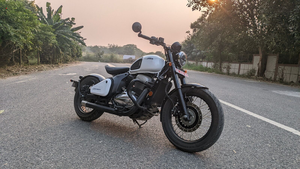 JAWA "42 BOBBER" MOTORCYCLE Jawa brand new white Best sound exhaust available Jawa white brand new - Product Image 6