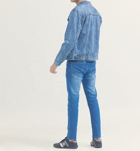 Chaqueta de Mezclilla para Hombre OEM, Estilo Casual, Streetwear, Diseño Personalizado, Chaqueta de Mezclilla con Botones y Rasgaduras - Product Image 4