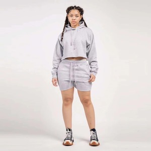 Ensemble décontracté personnalisé pour femme, hiver-printemps, en molleton de coton, comprenant un sweat à capuche coupe courte oversize à épaules tombantes et un short assorti, grande taille, imprimé - Product Image 1