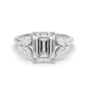 Bague à cinq pierres émeraude et marquise, diamant de laboratoire de 0,85 ct, en or jaune, blanc, rose et platine 18 carats - Product Image 1